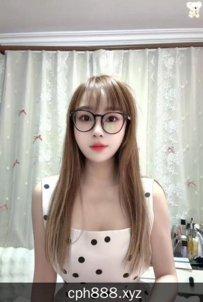 制服大胸水蜜桃