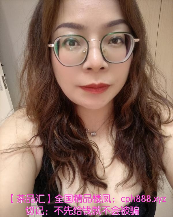 金台路性感肥臀骚姐姐