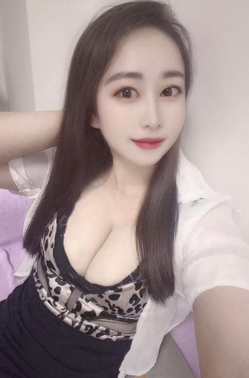 丰乳巨臀美少妇