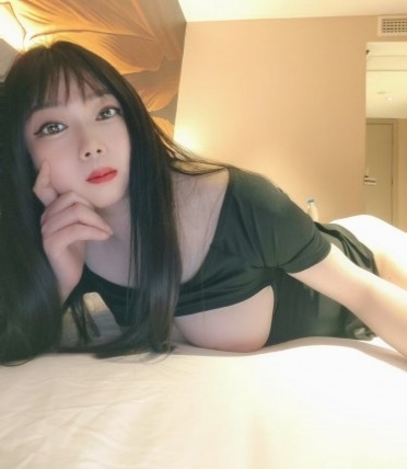 性感丰满大胸小姐姐