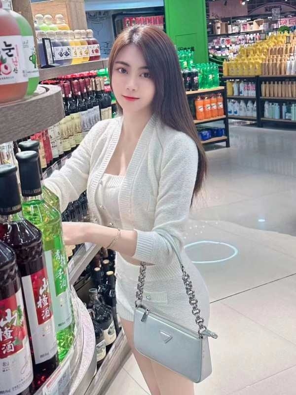 东莞高颜值大长腿小姐姐丹丹
